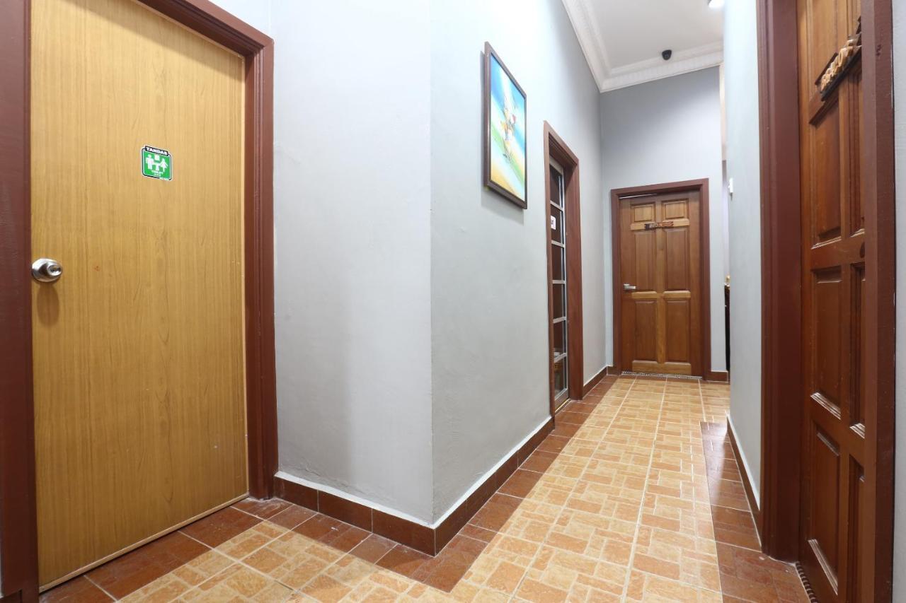 Oyo 89523 Villa Sri Mayang Kuala Terengganu Kültér fotó